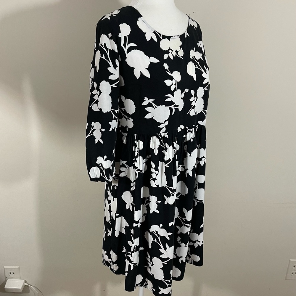 Old Navy sz x sm dress fit and flair black and white print